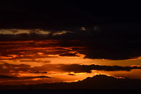 Mooie gekleurde zonsondergang — Stockfoto