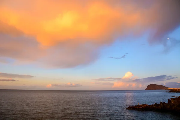 日没時の色雲 — ストック写真