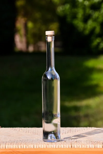 Vintage staromódní skleněná láhev — Stock fotografie