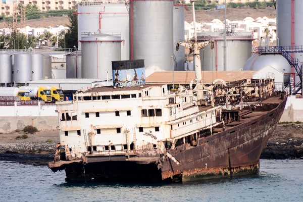 Abandonado Metal Rusty Ship — Fotografia de Stock