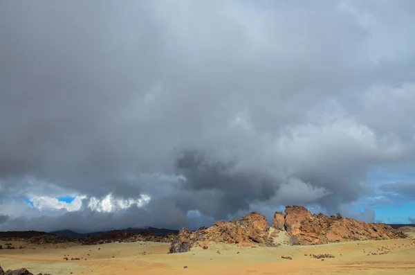 Dia nublado no Parque Nacional El Teide — Fotografia de Stock