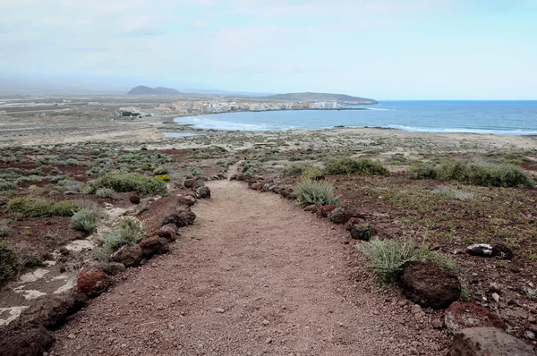 Camino en el desierto volcánico — Foto de Stock