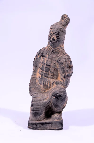 Statua realizzata a mano in argilla di un guerriero indiano — Foto Stock