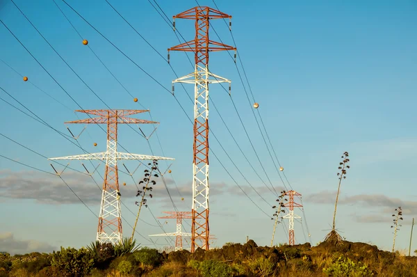 Electricidad Potencia Pilón —  Fotos de Stock