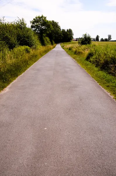 Chemin de l'asphalte à l'infini — Photo