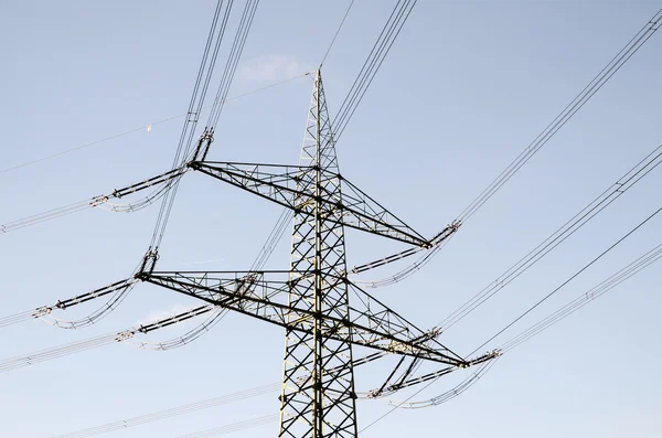 Torre de transmissão elétrica de alta tensão — Fotografia de Stock