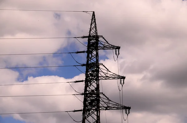 Torre de transmisión eléctrica de alto voltaje — Foto de Stock