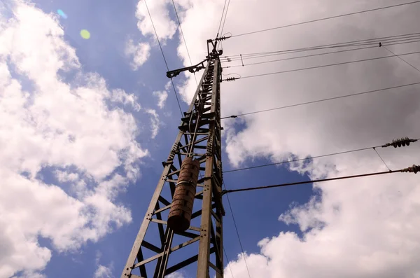 Torre de transmissão elétrica de alta tensão — Fotografia de Stock