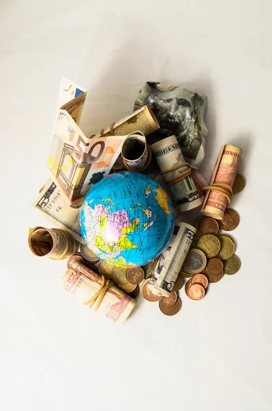 Globo Terra e denaro — Foto Stock