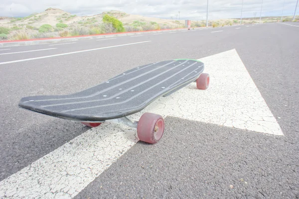 Vintage Style Longboard Black Skateboard — Stock Photo, Image