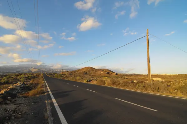 Droga asfaltowa na pustyni — Zdjęcie stockowe