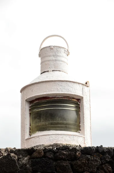 Antigua luz de linterna de queroseno vintage — Foto de Stock