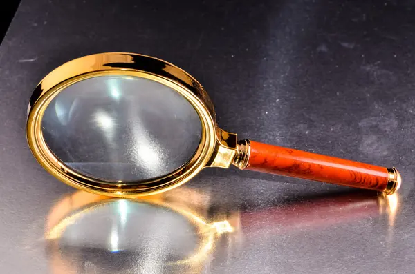 Loupe Vintage Loupe en verre grossissant — Photo