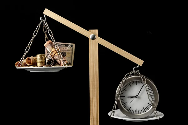 Zegar i czas waluty jest koncepcja pieniędzy — Zdjęcie stockowe