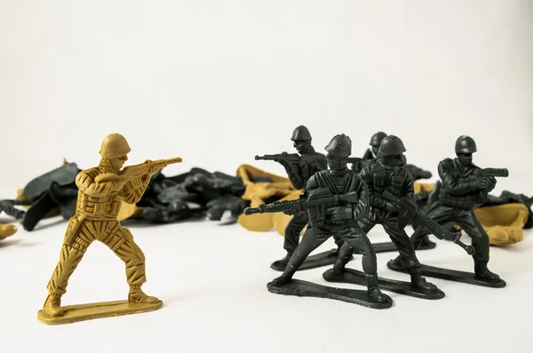 Пластиковые свинцовые солдаты — стоковое фото
