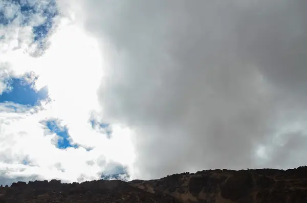 Zamračený den v národním parku el teide — Stock fotografie