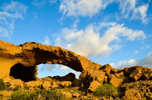 Natural Arch in the Desert — Stock Photo, Image