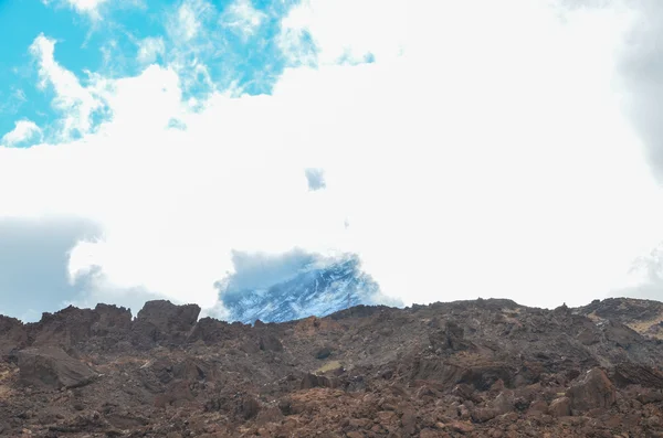 Giornata nuvolosa nel Parco Nazionale del Teide — Foto Stock