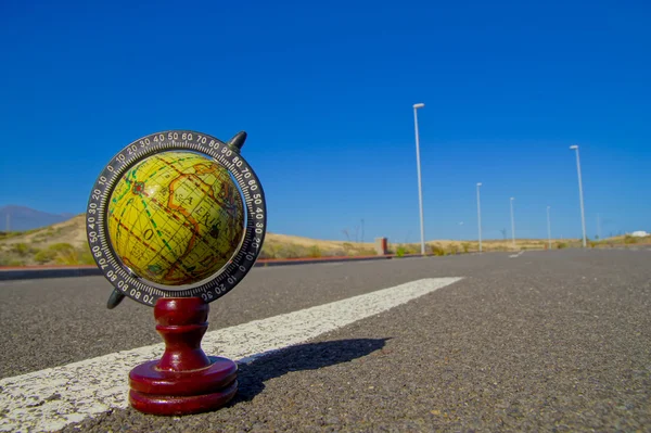 Globus auf der Straße — Stockfoto