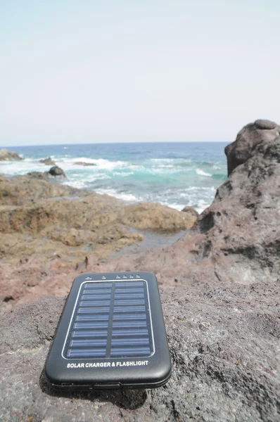 Solar panel - energie op het strand — Stockfoto