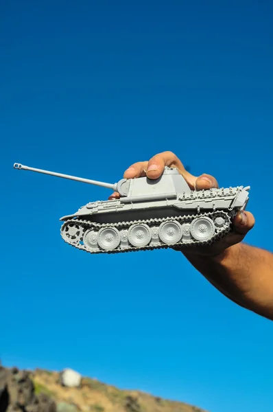 Oude oude vinatge beeldje model grijze tank — Stockfoto