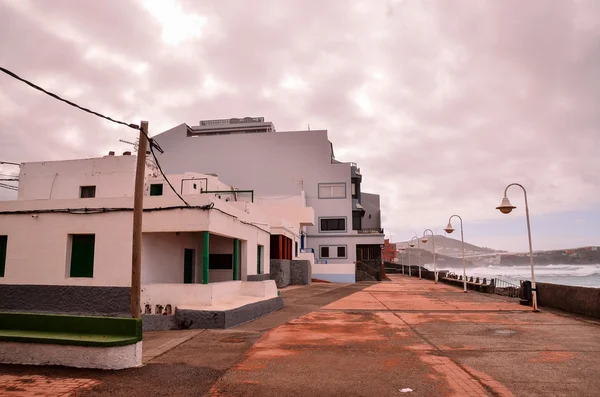 Tipico edificio coloniale spagnolo colorato — Foto Stock