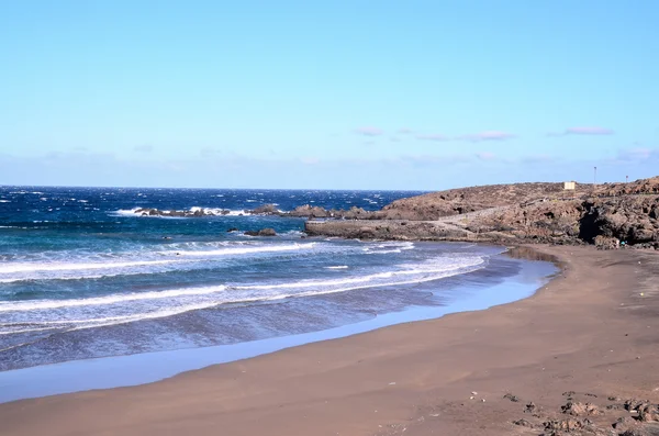 Plage sèche de la côte de lave — Photo