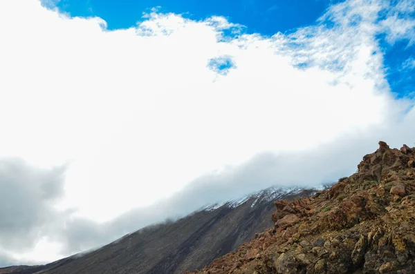 Bewolkte dag in nationaal park el teide — Stockfoto