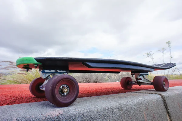 Vintage Style Longboard Black Skateboard — Stock Photo, Image