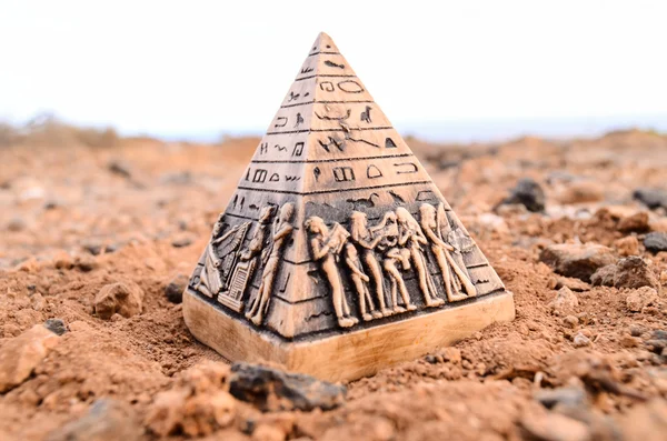 Egyptische piramide Model miniatuur — Stockfoto