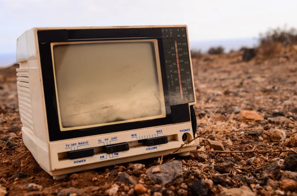 Rotto grigio televisione abbandonata — Foto Stock