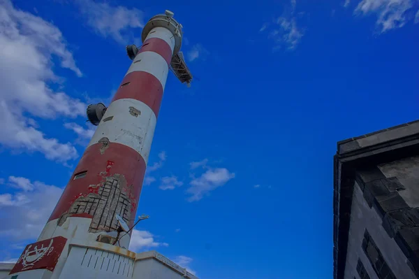 Rode en witte vuurtoren — Stockfoto