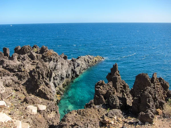 干熔岩海岸海滩 — 图库照片