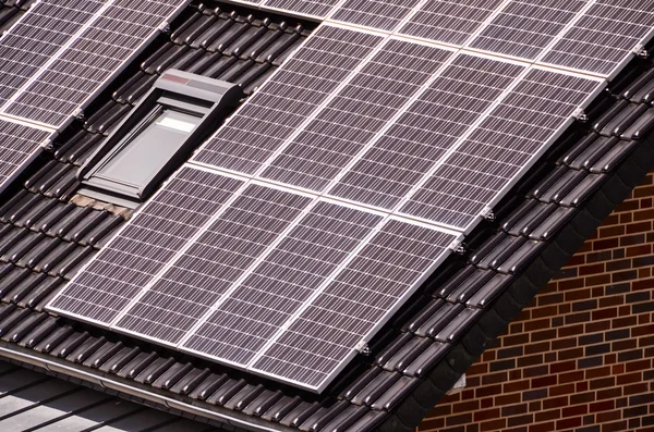 Fotovoltaik Panellerle Yeşil Yenilenebilir Enerji — Stok fotoğraf