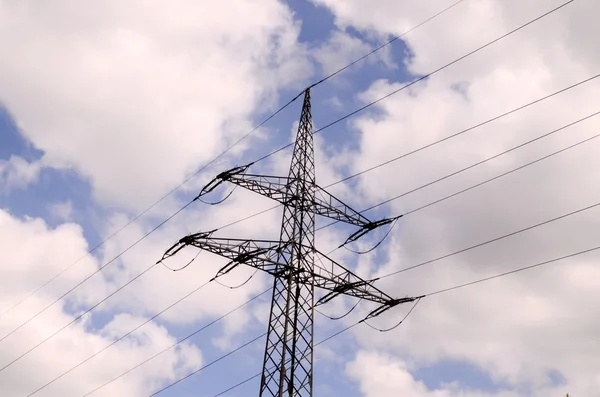 Torre de transmissão elétrica de alta tensão — Fotografia de Stock