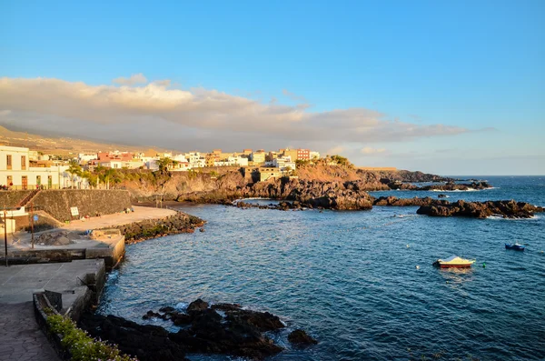 Tropical Beach near the City — Stock Photo, Image