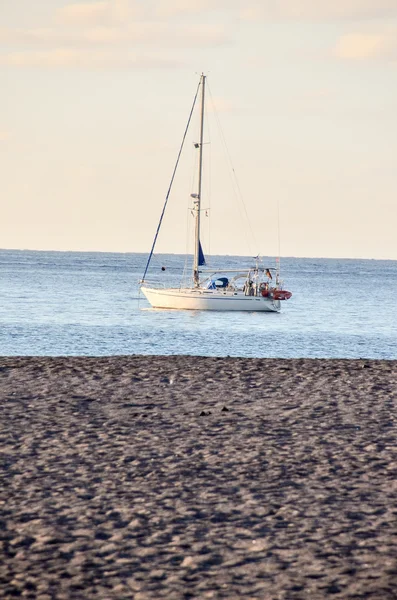 Båt i havet — Stockfoto