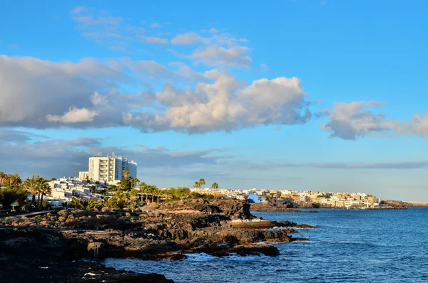 Playa Tropical cerca de la Ciudad — Foto de Stock