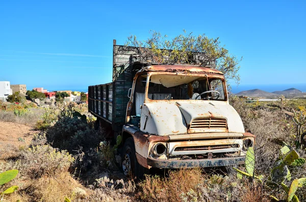 Rostiger herrenloser LKW — Stockfoto