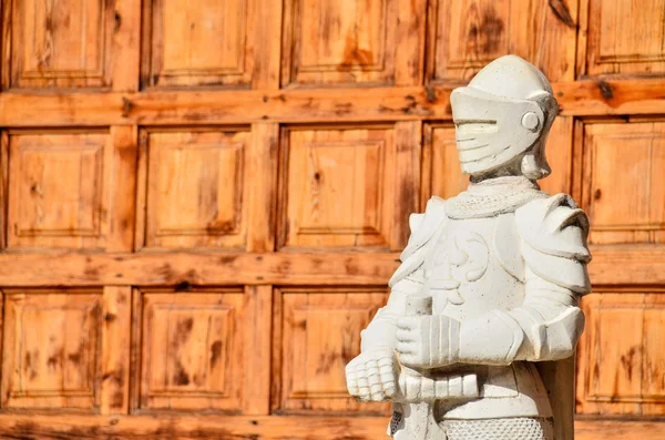 Bir ortaçağ Şövalyesi heykeli — Stok fotoğraf
