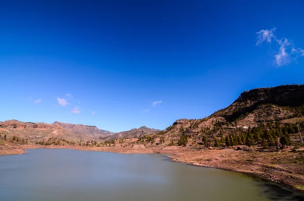 Dunkler See auf Gran Canaria — Stockfoto