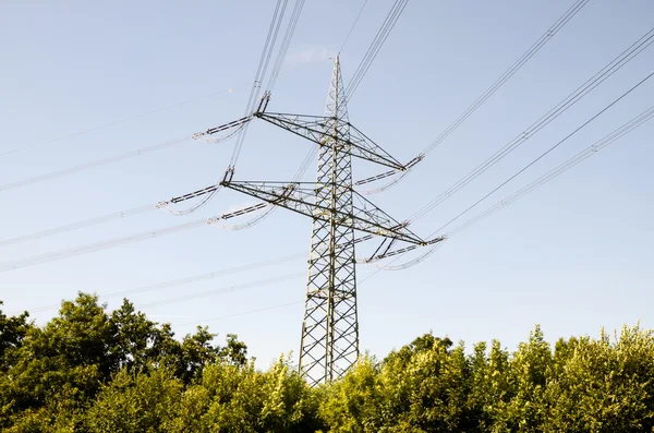 Torre de transmissão elétrica de alta tensão — Fotografia de Stock