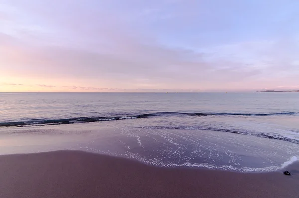 Spiaggia e onda all'alba — Foto Stock