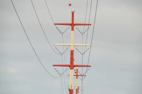 Torre de transmissão elétrica de alta tensão — Fotografia de Stock