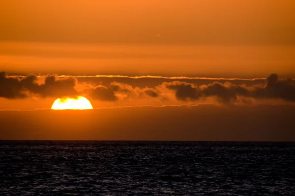 The  Sun Setting in the Sea — Stock Photo, Image