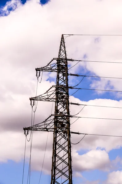 Torre de transmissão elétrica de alta tensão — Fotografia de Stock