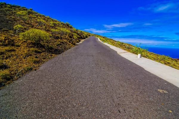 Uzun süre yalnız yol — Stok fotoğraf