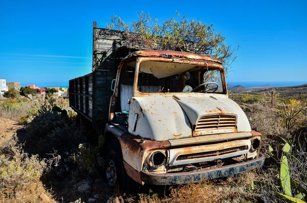 さびた放棄されたトラック — ストック写真