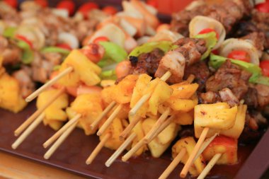 Bar-BQ veya barbekü ızgara et