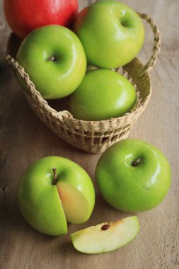 taze yeşil elmalı meyve
